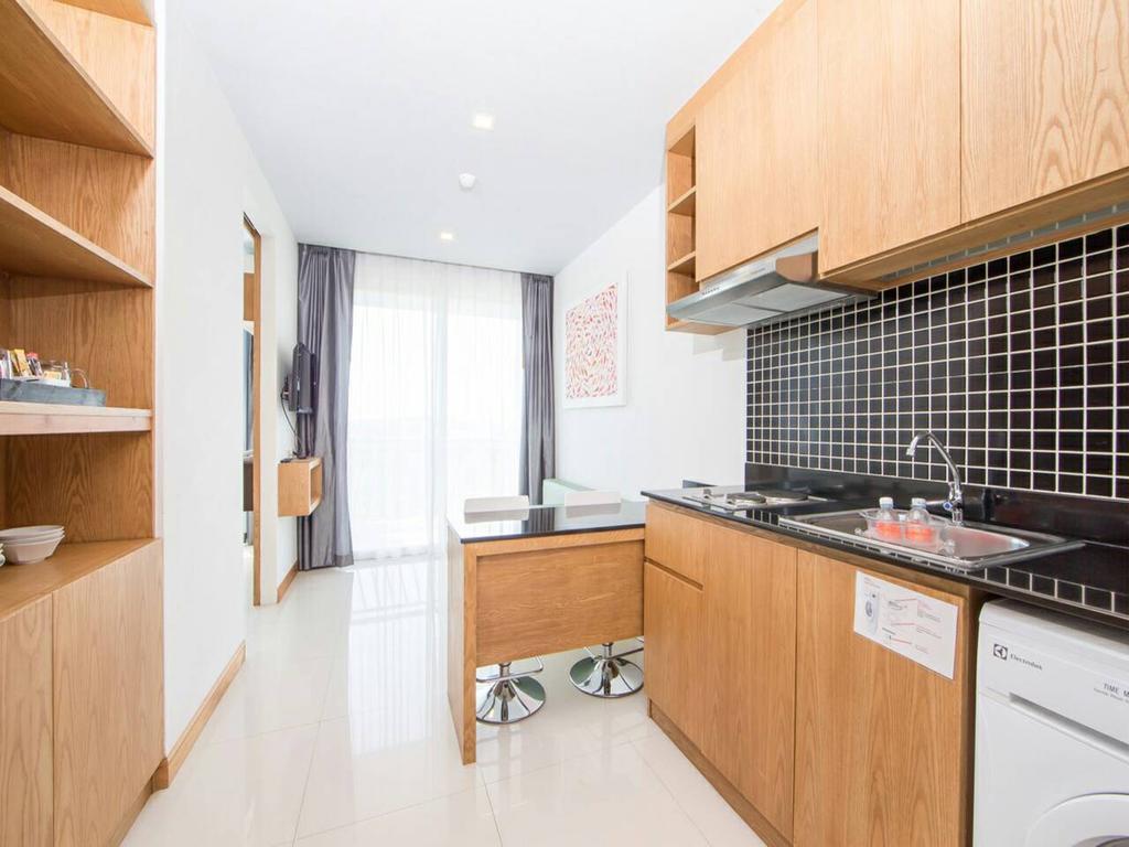 Grand Nai Harn Suites Rawai Экстерьер фото
