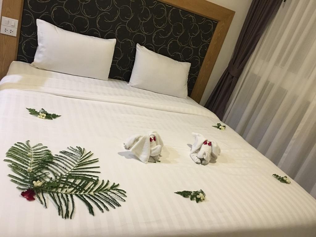 Grand Nai Harn Suites Rawai Экстерьер фото