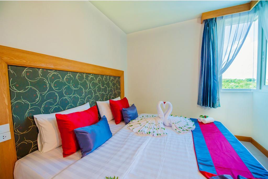 Grand Nai Harn Suites Rawai Экстерьер фото